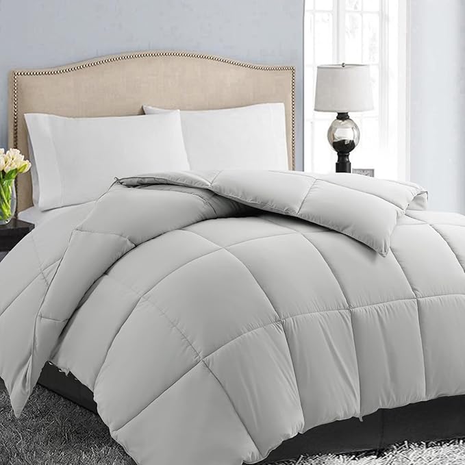 EASELAND Twin Size Down Alternative Comforter by EASELAND