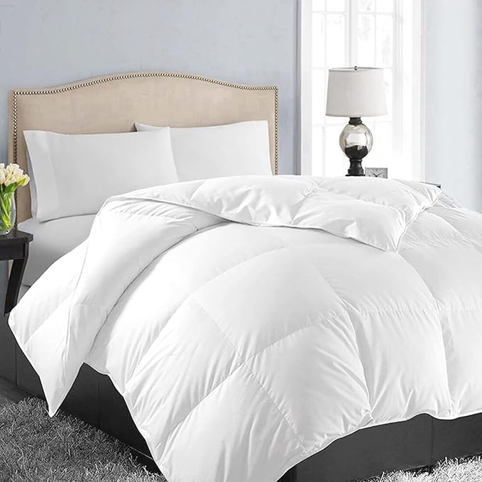 EASELAND King Size Down Alternative Comforter by EASELAND