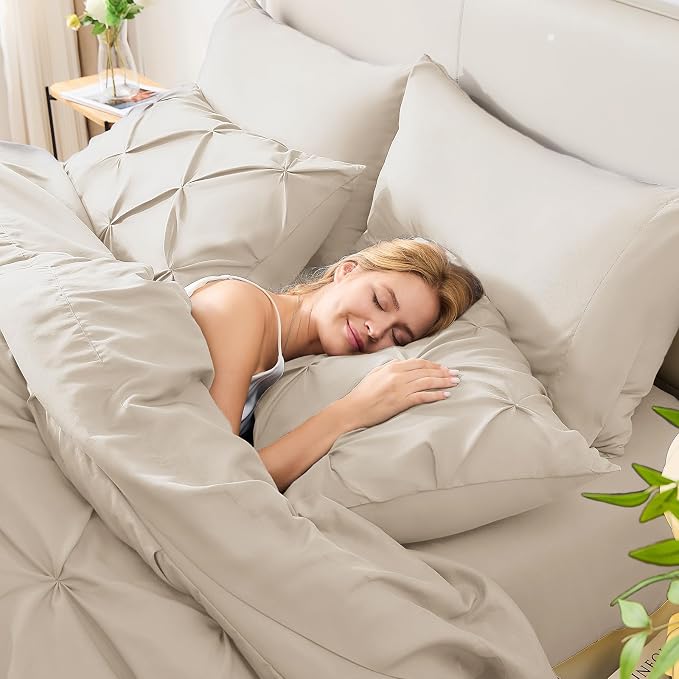 HIMEET Pintuck Bed in a Bag, 7 Pieces Full Size Comforter Set Beige, Luxury - Image 7