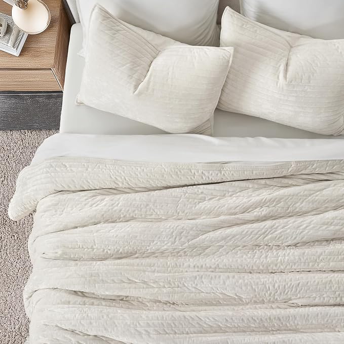 EVERGRACE Velvet Quilt Set California King 118'' x 106'', Luxurious Soft - Image 2