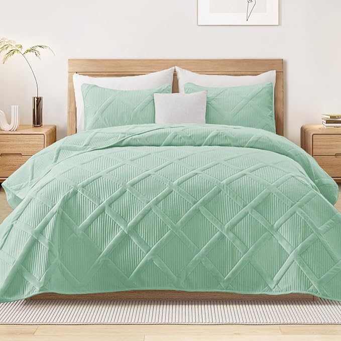 Exclusivo Mezcla King Quilt Set- Light Green Quilts Bedding Set by ExclusivoMezcla