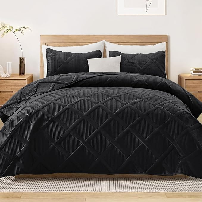 Exclusivo Mezcla Quilt Set Oversized King Size, 3 Pieces Black Cal King Quilt by ExclusivoMezcla