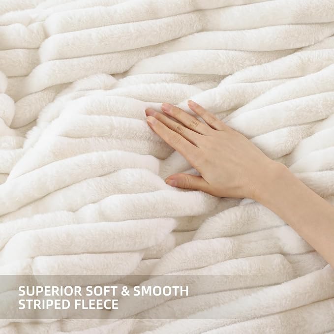 Smoofy Fluffy Queen Comforter Set 3 Pieces - Image 5