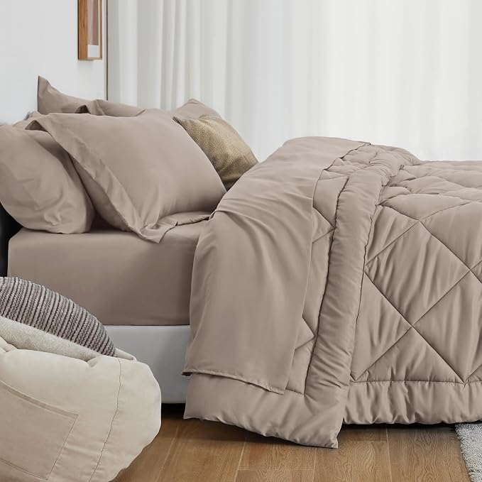 Love's Cabin King Size Comforter Set - Image 3