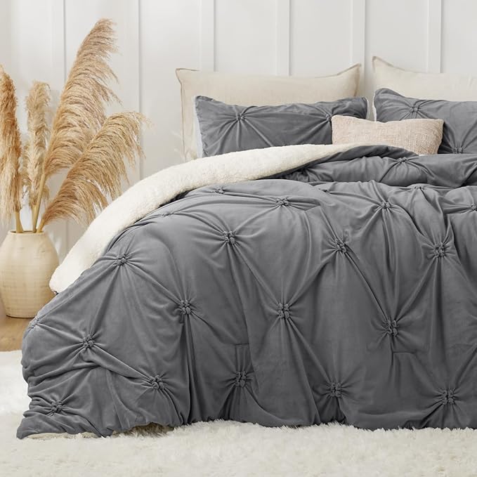 BEDELITE Pintuck Fluffy Twin Comforter Set by BEDELITE