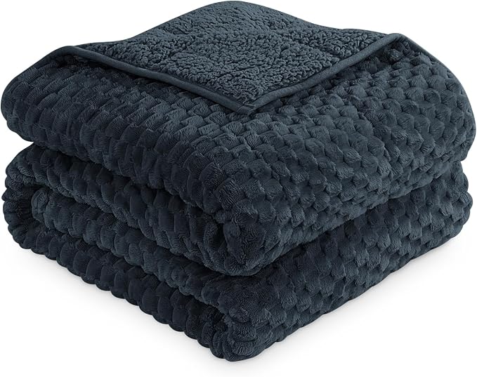 Mr. Sandman Weighted Blankets for Adults Queen Size 20lbs, Warm Sherpa Fleece - Image 8