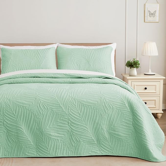 Exclusivo Mezcla King Size Quilt Bedding Set, Lightweight Sage Green Quilts by ExclusivoMezcla