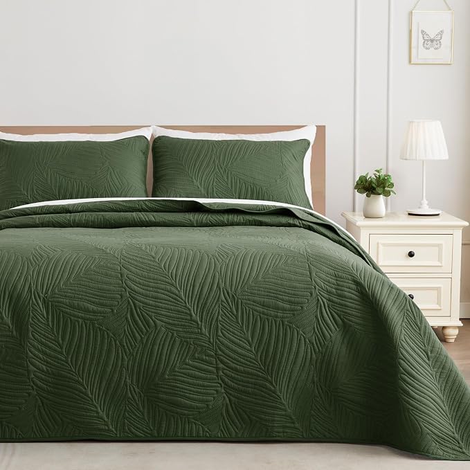 Exclusivo Mezcla King Size Quilt Bedding Set, Lightweight Olive Green Quilts by ExclusivoMezcla