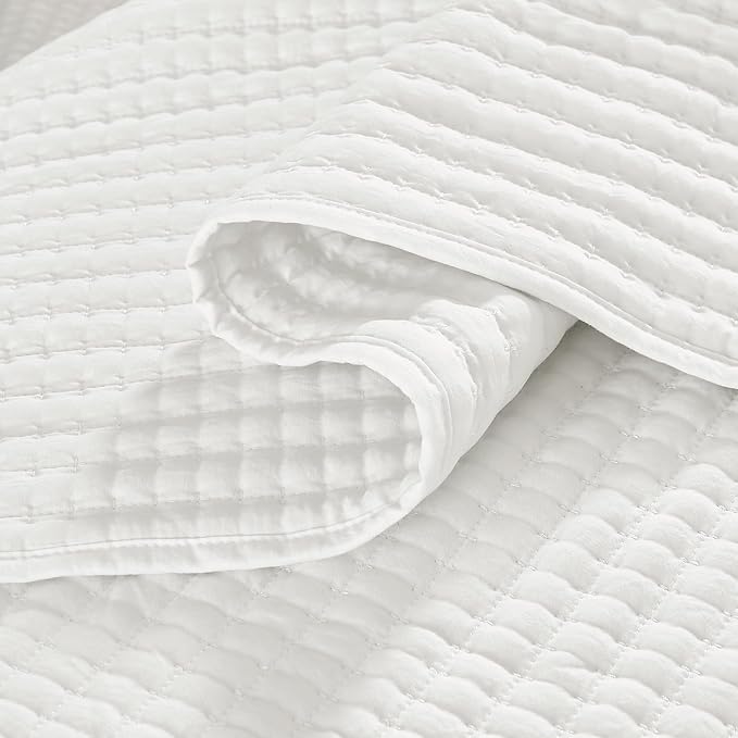 WRENSONGE Twin Quilt-2 Pieces Lightweight Bedspreads White Twin Quilt Bedding - Image 3