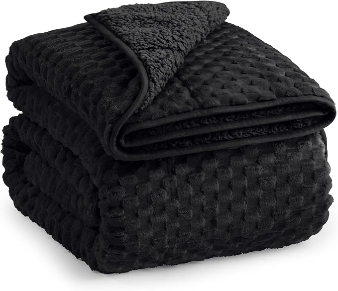 Super Fuzzy Soft Fleece Sherpa Weighted Blanket 15 lbs - Image 9