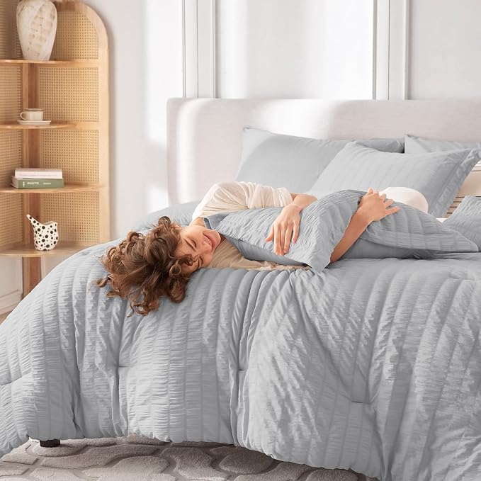 MUXHOMO 7 Pieces Queen Comforter Set, Seersucker Bed in a Bag Queen Size - Image 7