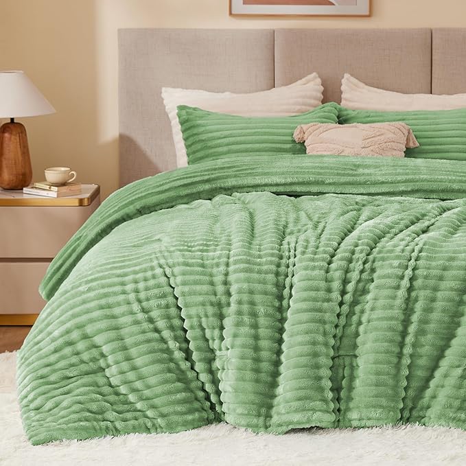 BEDELITE Fleece King Comforter Set -Super Soft & Warm Fluffy Green Bedding by BEDELITE