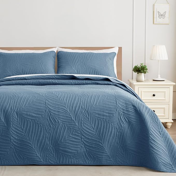 Exclusivo Mezcla Queen Quilt Bedding Set, Lightweight Bluish Grey Quilts Queen by ExclusivoMezcla