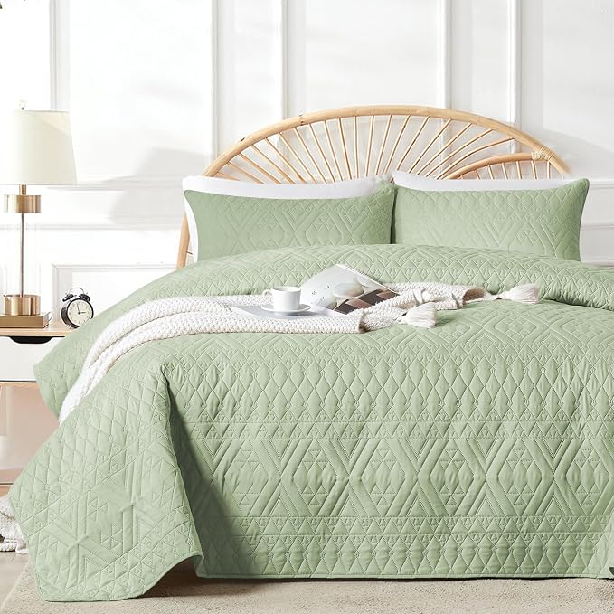 akkialla King/Cal King Size Quilt Bedding Set, Sage Green Lightweight by akkialla
