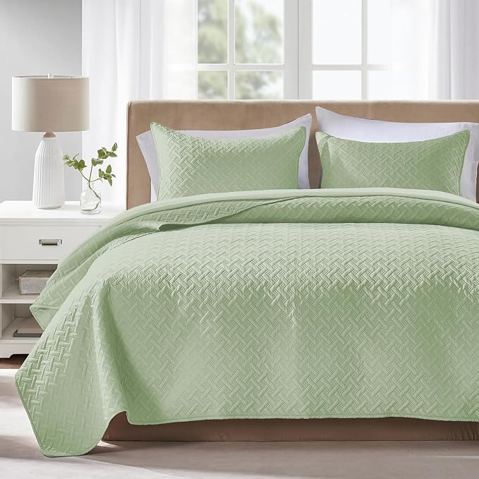 FLYMME Twin Quilt Set, Lightweight Sage Green Bedspreads, Basket Weave Pattern by FLYMME