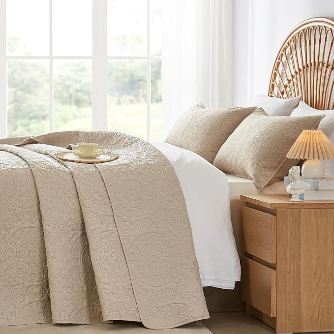 WURUIBO Beige Quilt Set Queen Size, Embossing Microfiber Full Bedspreads - Image 3