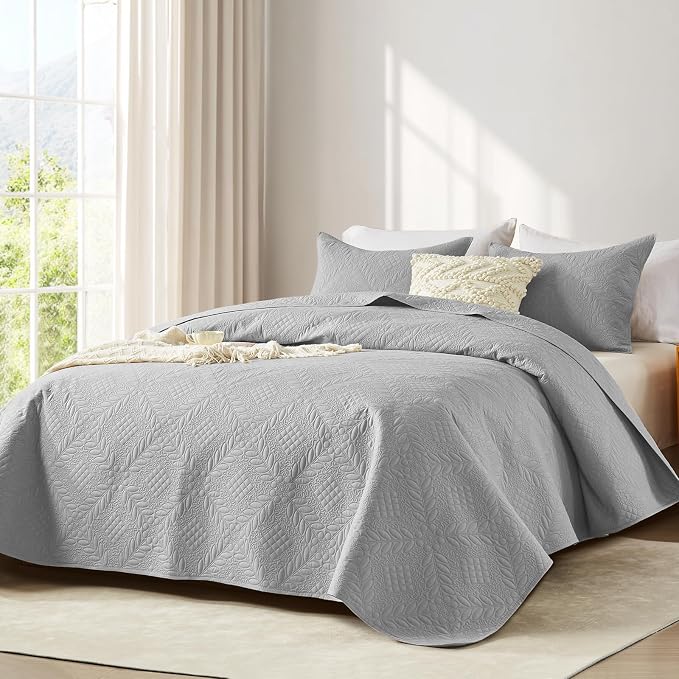FLYMME Twin Quilt Set, Light Gray Lightweight Bedspreads, Vintage Olive Leaf - Image 2