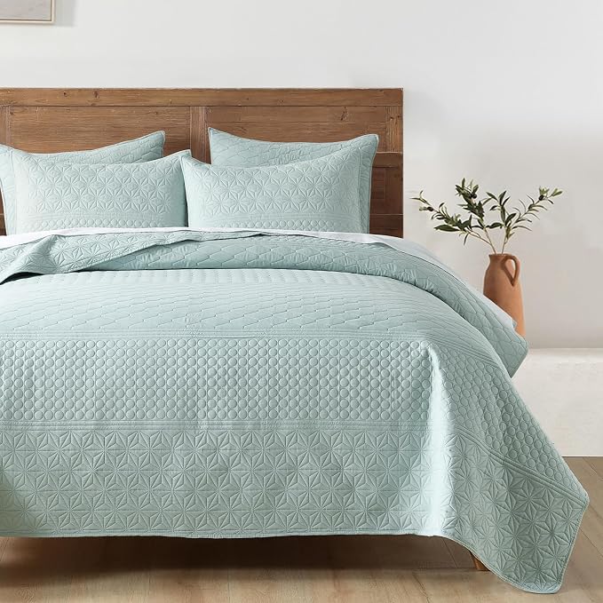 HORIMOTE HOME Sprout Green Twin Size Quilt Set by HORIMOTEHOME