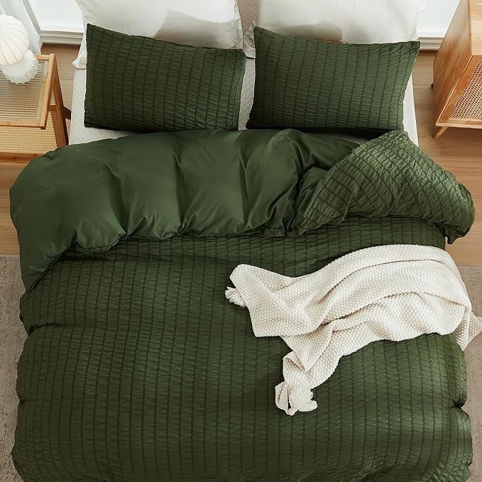 AveLom Dark Olive Green Seersucker Duvet Cover Set King, 3 Pieces, Soft Washed - Image 4