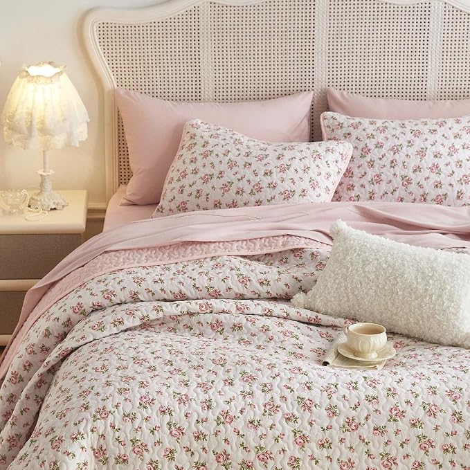 Wake In Cloud - Floral Quilt Set, Coquette Cottagecore Shabby Chic Flower by WakeInCloud