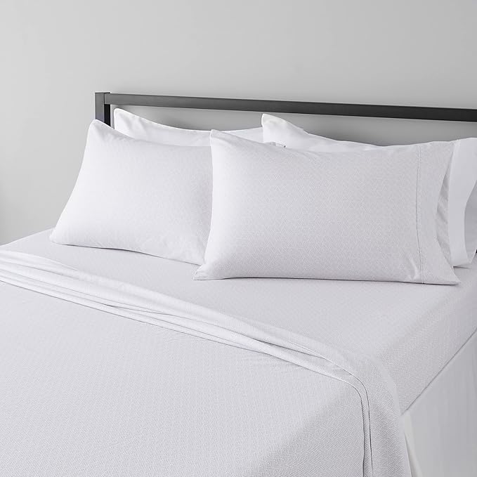 Amazon Basics Breathable, Wrinkle-Free Brushed Microfiber 4-Piece Bed Sheet Set by AmazonBasics