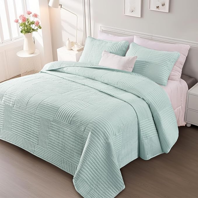 Whale Flotilla Ultra Soft Queen Quilt Bedding Set, Lightweight Microfiber Aqua - Image 9