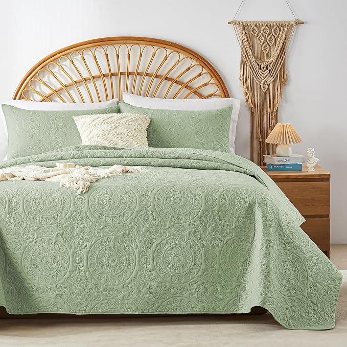 WURUIBO Sage Green Quilt Set King/Cal King Size, Embossing Microfiber Bedspreads by WURUIBO