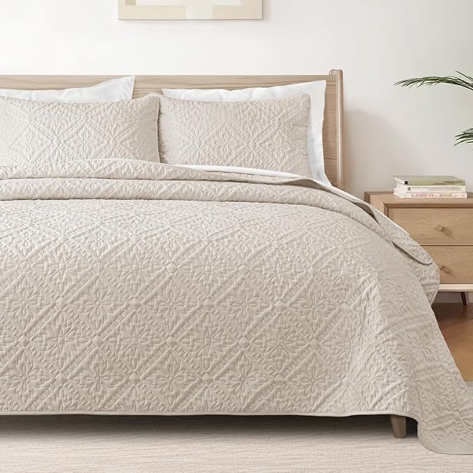 Exclusivo Mezcla Queen Quilt Bedding Set, Lightweight Soft Bedspreads Coverlets by ExclusivoMezcla