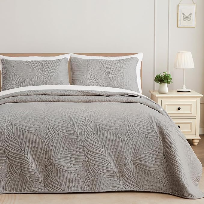 Exclusivo Mezcla Queen Quilt Bedding Set, Lightweight Light Grey Quilts Queen by ExclusivoMezcla