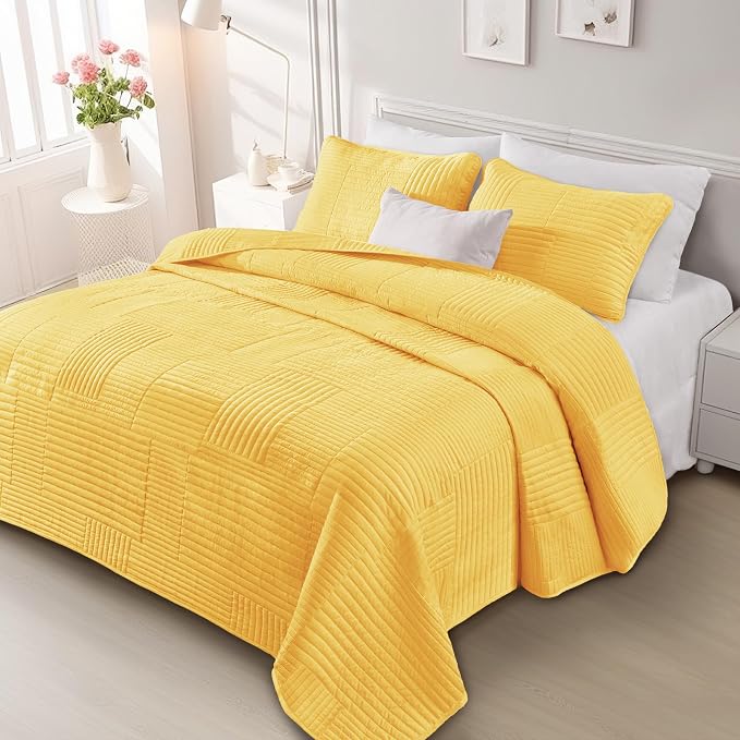 Whale Flotilla Ultra Soft King Quilt Bedding Set, Lightweight Microfiber Yellow - Image 8