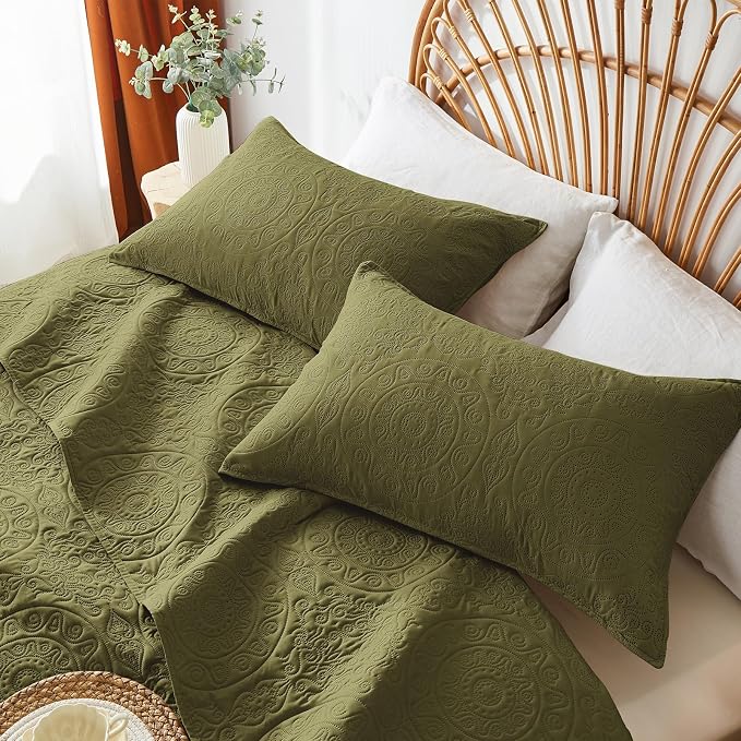 WURUIBO Olive Green Quilt Set King/Cal King Size, Embossing Microfiber - Image 4