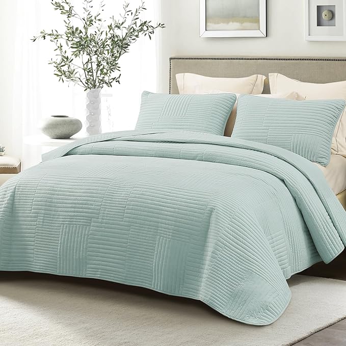 Whale Flotilla Ultra Soft Queen Quilt Bedding Set, Lightweight Microfiber Aqua by WHALEFLOTILLA