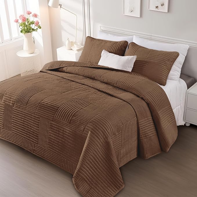 Whale Flotilla Ultra Soft King Quilt Bedding Set, Lightweight Microfiber Brown - Image 8