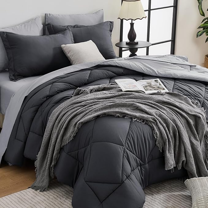 HEVUMYI Twin Comforter Set by HEVUMYI