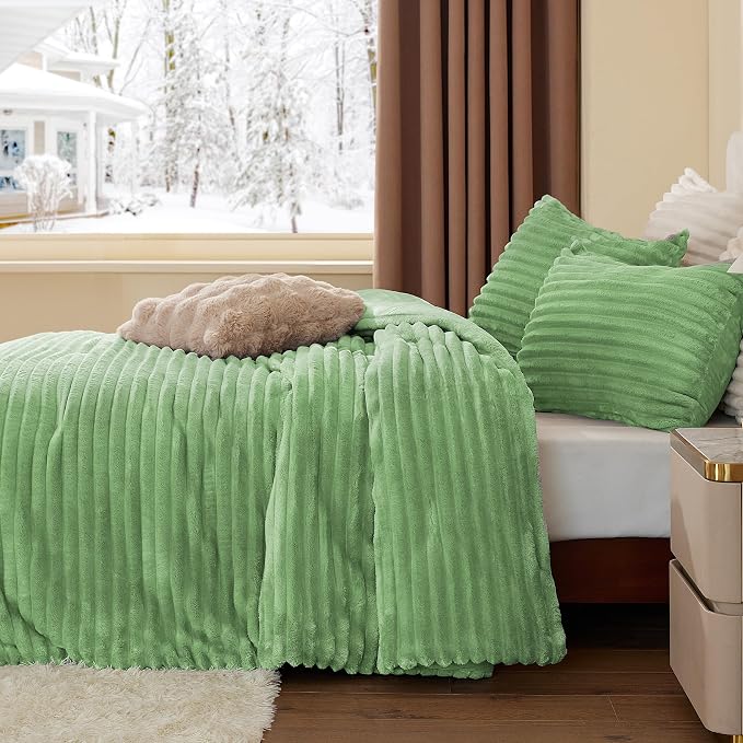 BEDELITE Fleece King Comforter Set -Super Soft & Warm Fluffy Green Bedding - Image 4