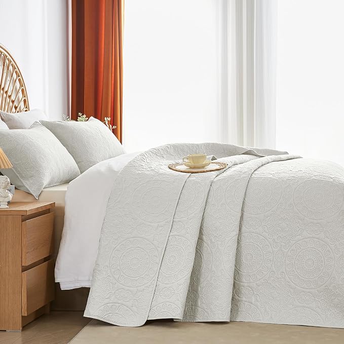 WURUIBO Cream Quilt Set Queen Size, Embossing Microfiber Full Bedspreads - Image 2