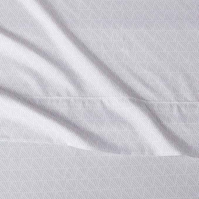 Amazon Basics Breathable, Wrinkle-Free Brushed Microfiber 4-Piece Bed Sheet Set - Image 4