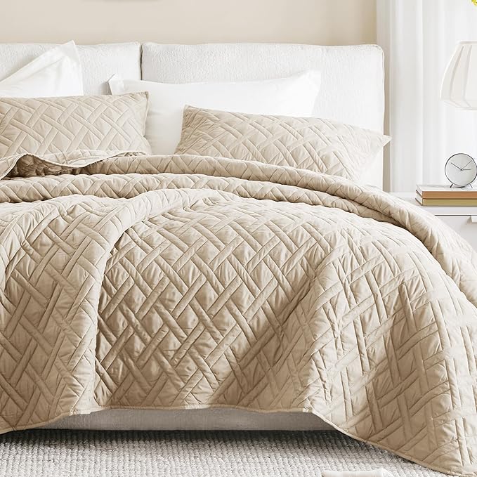 Comfort Spaces Queen Quilt Set Modern Reversible Diamond Coverlet Queen Bedding by ComfortSpaces