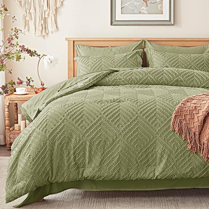 Zzlpp Queen Comforter Set 7 pieces, Army Green Tufted Bed in a Bag by ZZLPP