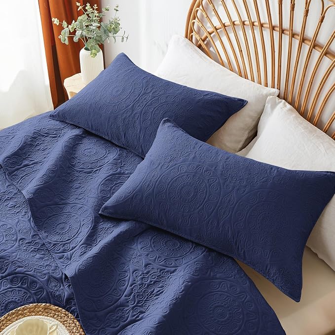 WURUIBO Navy Blue Quilt Set King/Cal King Size, Embossing Microfiber Bedspreads - Image 4