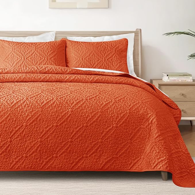 Exclusivo Mezcla King Quilt Bedding Set, Lightweight Soft Bedspreads Coverlets by ExclusivoMezcla