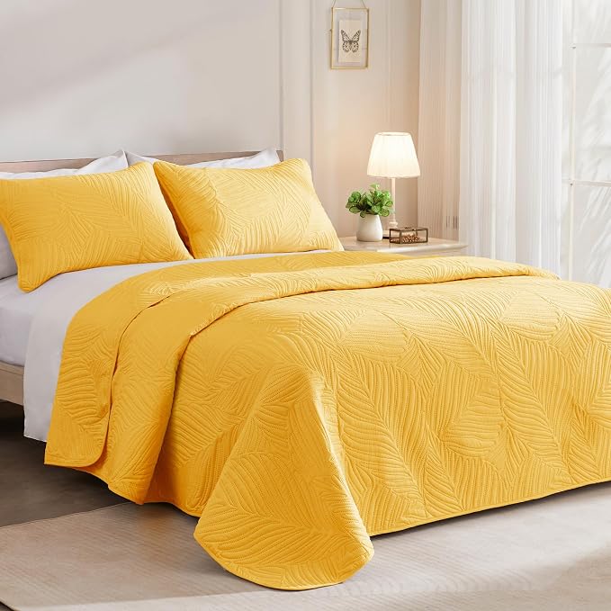 Exclusivo Mezcla California King Quilt Bedding Set, Lightweight Yellow Quilts - Image 2