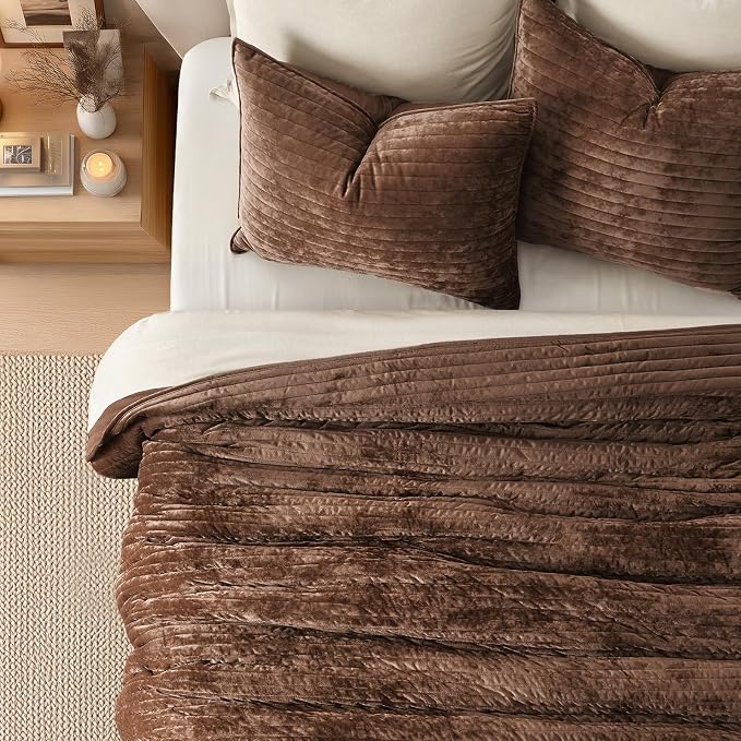 EVERGRACE Velvet Quilt Set King Size, Luxurious Soft Striped Channel Bedding Set - Image 2