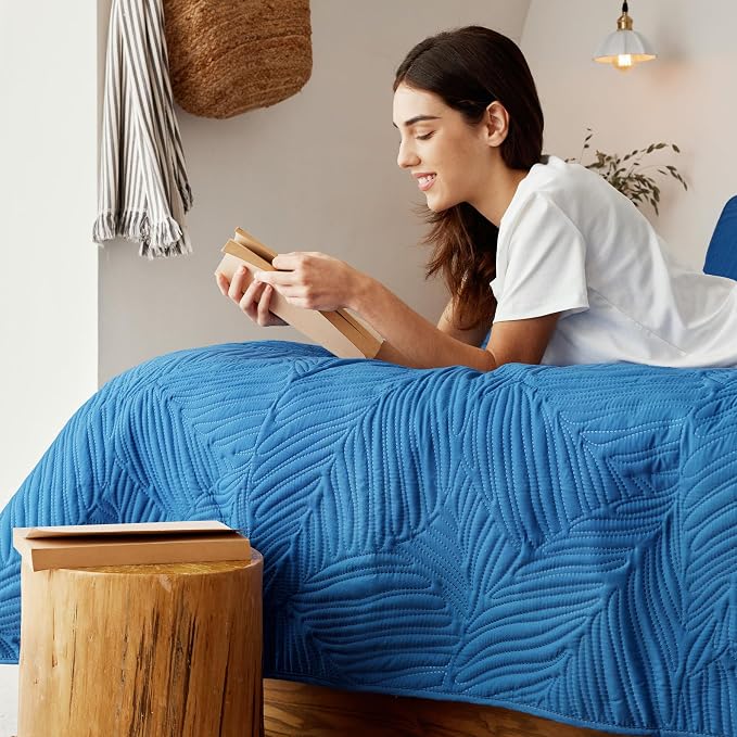 Exclusivo Mezcla Twin Quilt Bedding Set, Lightweight Royal Blue Quilts Twin Size - Image 4