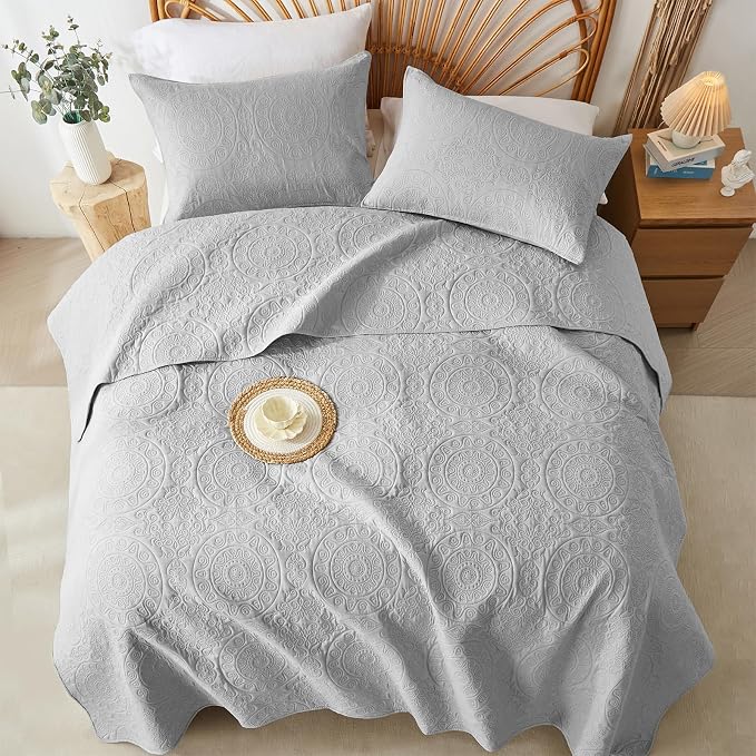 WURUIBO Light Gray Quilt Set King/Cal King Size, Embossing Microfiber Bedspreads - Image 8