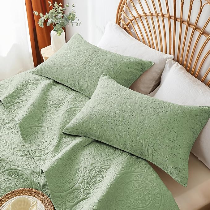 WURUIBO Sage Green Quilt Set Twin Size, Embossing Microfiber Bedspreads - Image 3