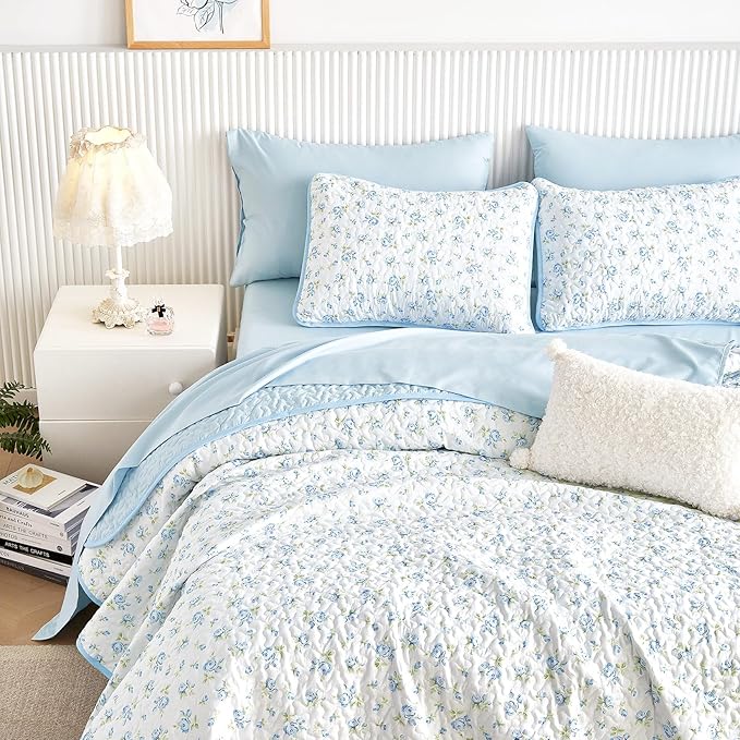 Wake In Cloud - Floral Quilt Set, Coquette Cottagecore Shabby Chic Flower by WakeInCloud