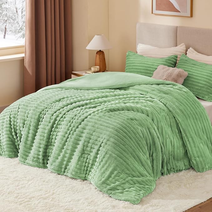 BEDELITE Fleece California King Comforter Set -Super Soft & Warm Fluffy Green - Image 2