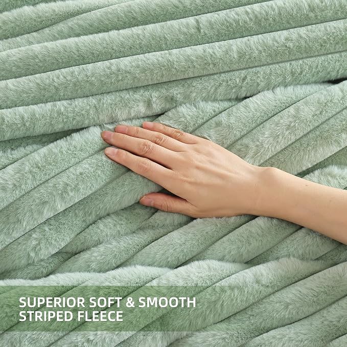 Smoofy Fluffy King Size Comforter Set 3 Pieces - Image 5