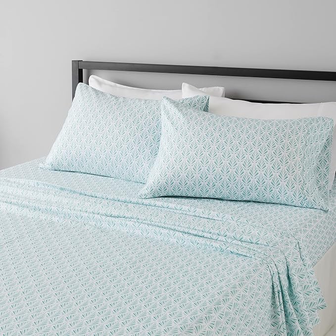 Amazon Basics Lightweight Super Soft Breathable Wrinkle-Free Microfiber 4-Piece by AmazonBasics